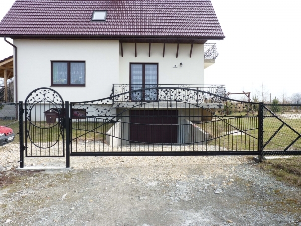 brama kuta licie ry + kwiaty