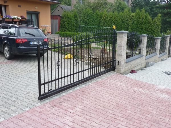 ogrodzenie a la kute motyw hiszpan duy + hiszpan may